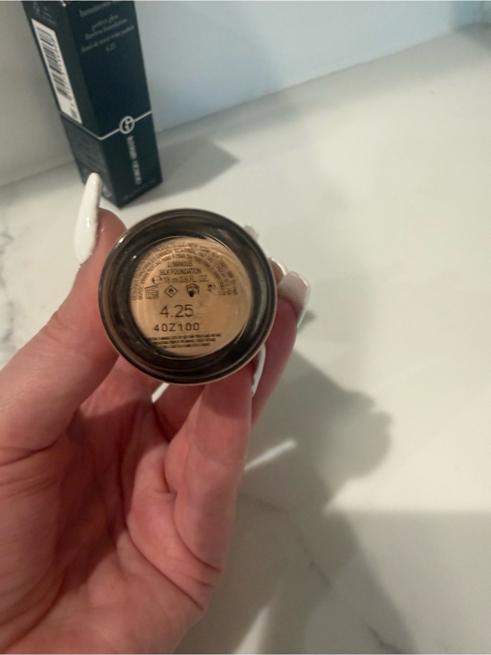New Giorgio Armani Luminous Silk Foundation - 4.25 - Picture 6 of 8